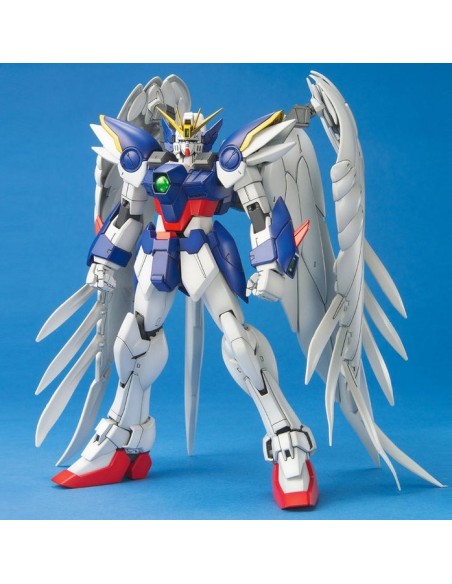 GUNDAM - MASTER GRADE - W GUNDAM ZERO CUSTOM - MODEL KIT 1/100